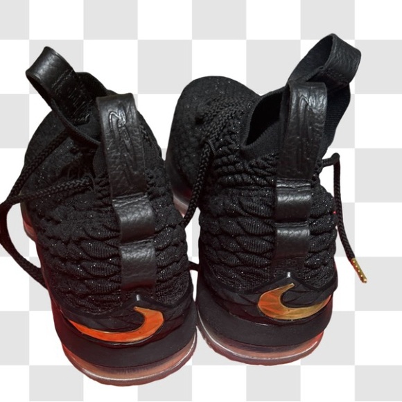 Nike Black & Gold LeBron 15 gs - Picture 5 of 10